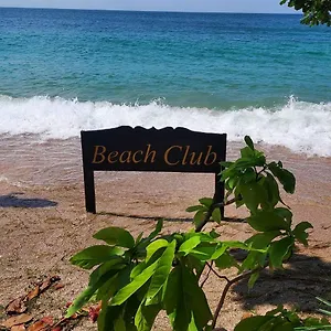 https://beach-club-koh-tao.tophotelskohtao.com