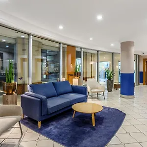 Отель Millennium Court, - Marriott Executive