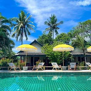 ** Konukevi Oasis Yoga Tayland